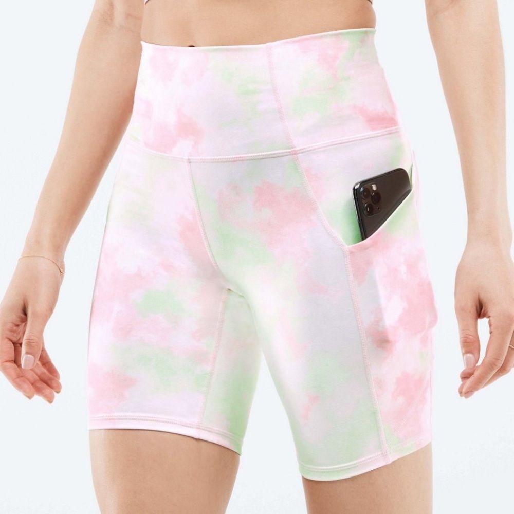 Fabletics Oasis High Waisted Pocket Short 7” NEW Pixie Ethereal Size 1X